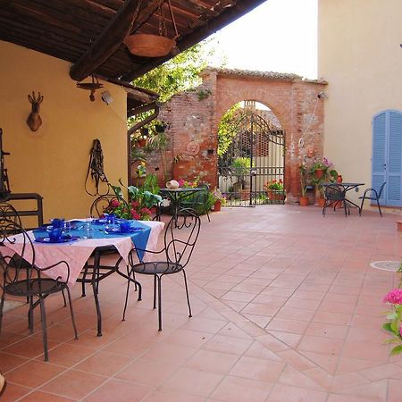Il Colombaio, Siena -Appartamenti E Camere- Isola d'Arbia Экстерьер фото