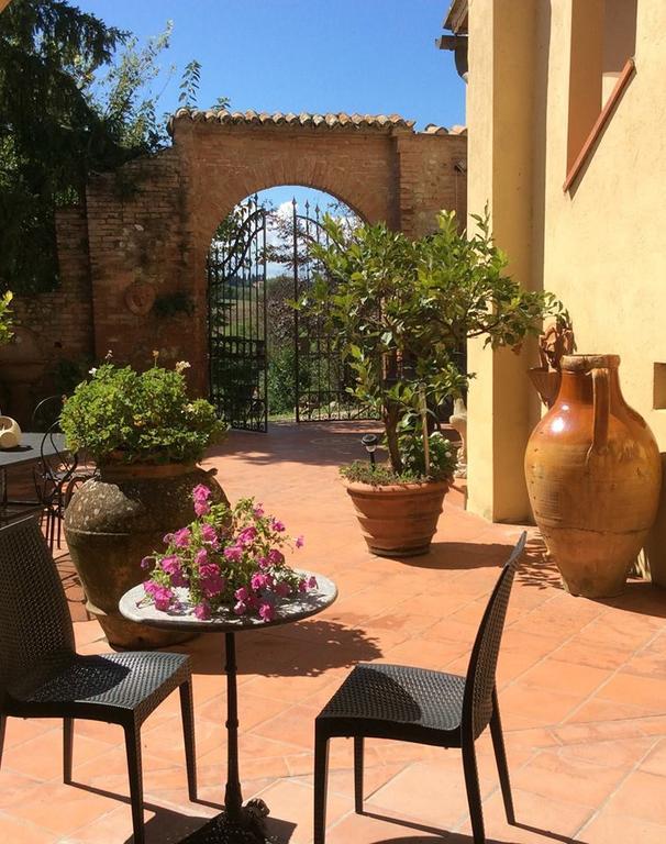 Il Colombaio, Siena -Appartamenti E Camere- Isola d'Arbia Экстерьер фото