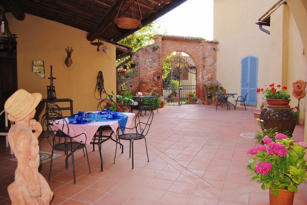Il Colombaio, Siena -Appartamenti E Camere- Isola d'Arbia Экстерьер фото